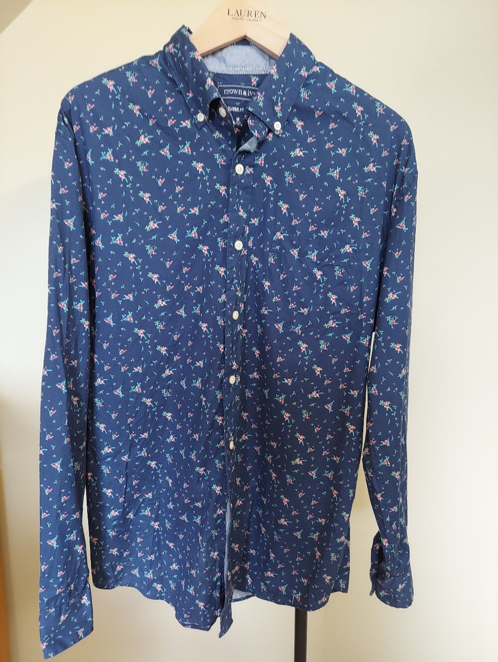 Crown & Ivy Men’s Navy Floral Button-Down Shirt "Classic Fit"  SZ M 98% Cotton